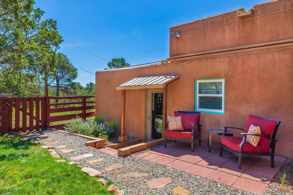 Bed and Breakfast Pet Friendly Pinon Heaven Canada de los Alamos Exterior foto