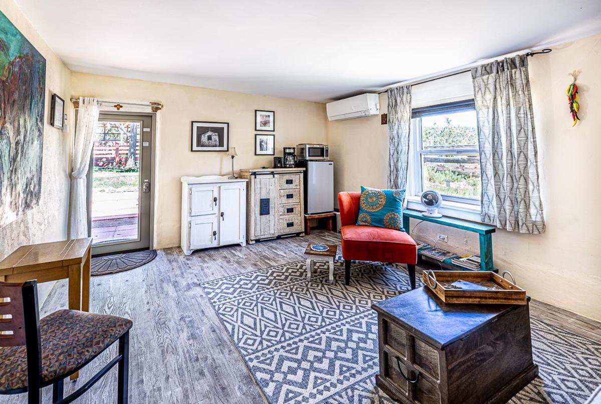 Bed and Breakfast Pet Friendly Pinon Heaven Canada de los Alamos Exterior foto